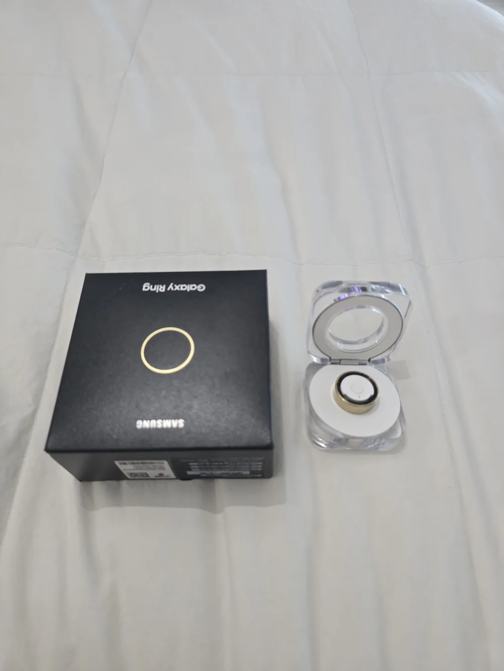 Samsung Galaxy Ring Size 7 - Black with Gold Ring Accent